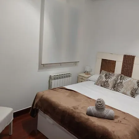 Nuevo, Junto Al Ayuntamiento Y Casco Viejo