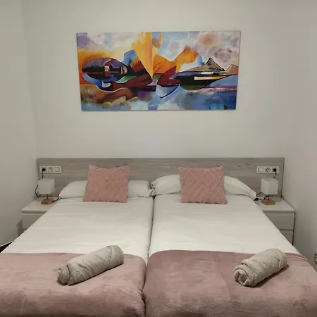 Nuevo, Junto Al Ayuntamiento Y Casco Viejo *