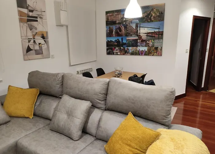 Nuevo, Junto Al Ayuntamiento Y Casco Viejo Bilbao